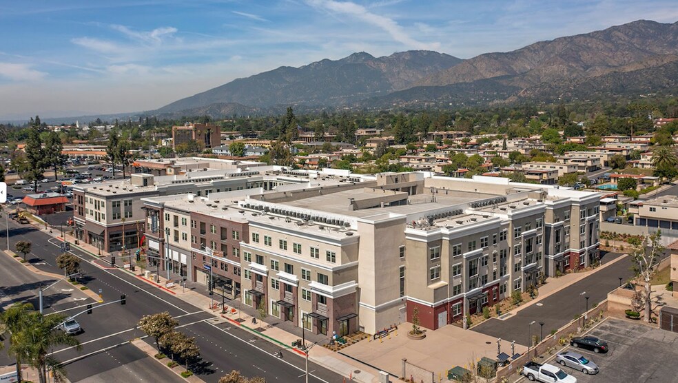 1413 Huntington Dr, Duarte, CA à louer - Photo du bâtiment - Image 3 de 4