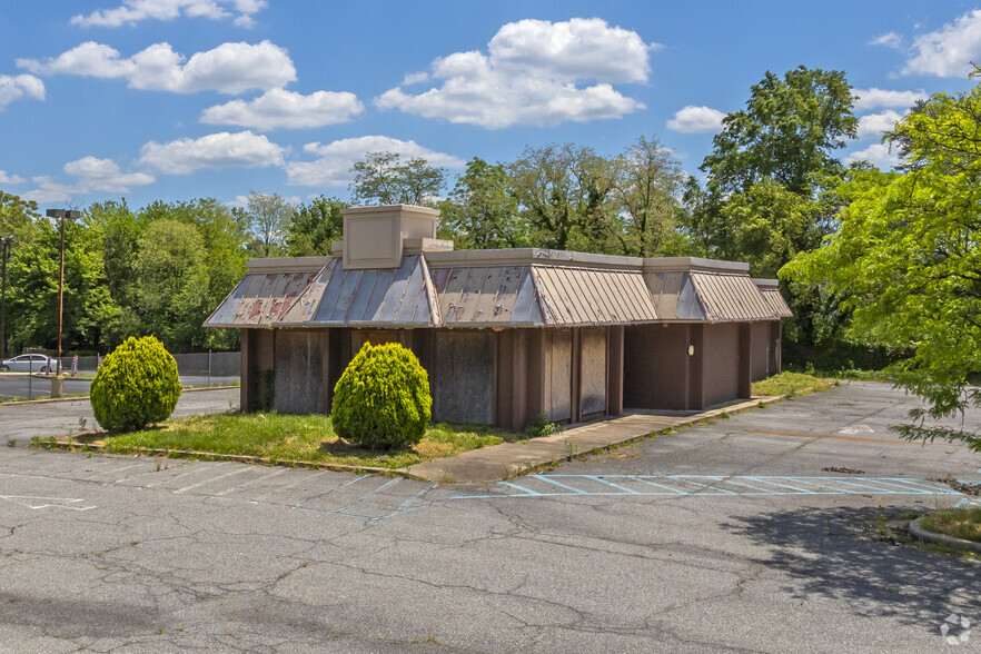 5409 Silver Hill Rd, District Heights, MD for sale - Building Photo - Image 1 of 1