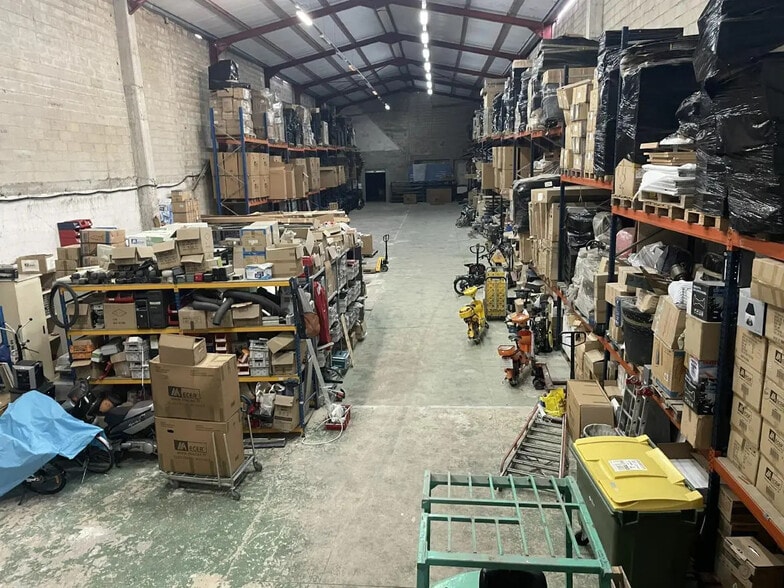 Flex in Bagnolet for lease - Building Photo - Image 3 of 9