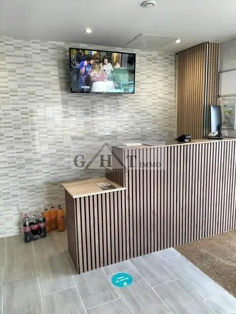 Commerce de détail dans Chennevières-sur-Marne à louer Hall d’entrée- Image 1 de 2