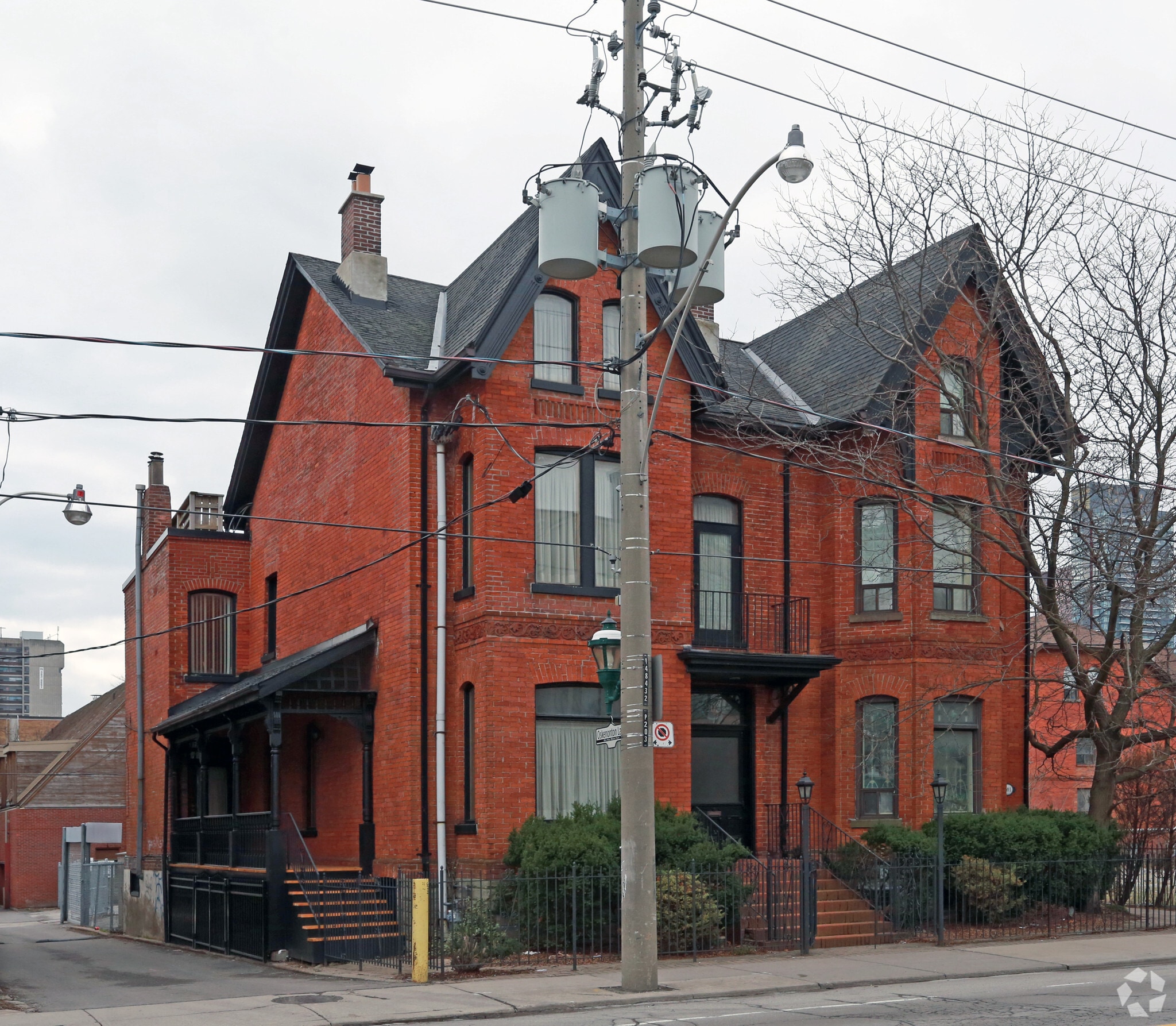 201 Gerrard St E, Toronto, ON for sale Primary Photo- Image 1 of 1