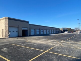 Plus de détails pour 8301 N 76th St, Milwaukee, WI - Commerce de détail à louer