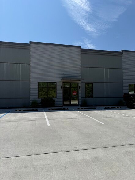 475 Jessen Ln, Charleston, SC for lease - Building Photo - Image 2 of 9