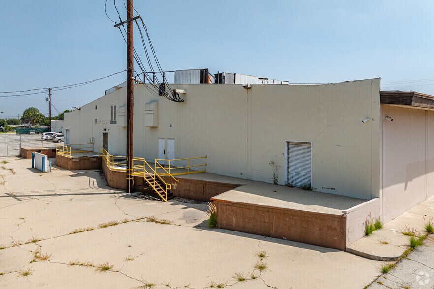 321 N Vincent Ave, Covina, CA à louer - Photo du bâtiment - Image 3 de 4