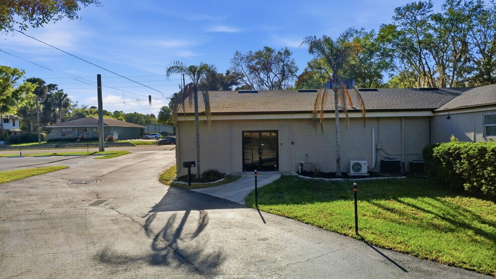346 N Volusia Ave, Orange City, FL à louer - Photo du bâtiment - Image 3 de 24