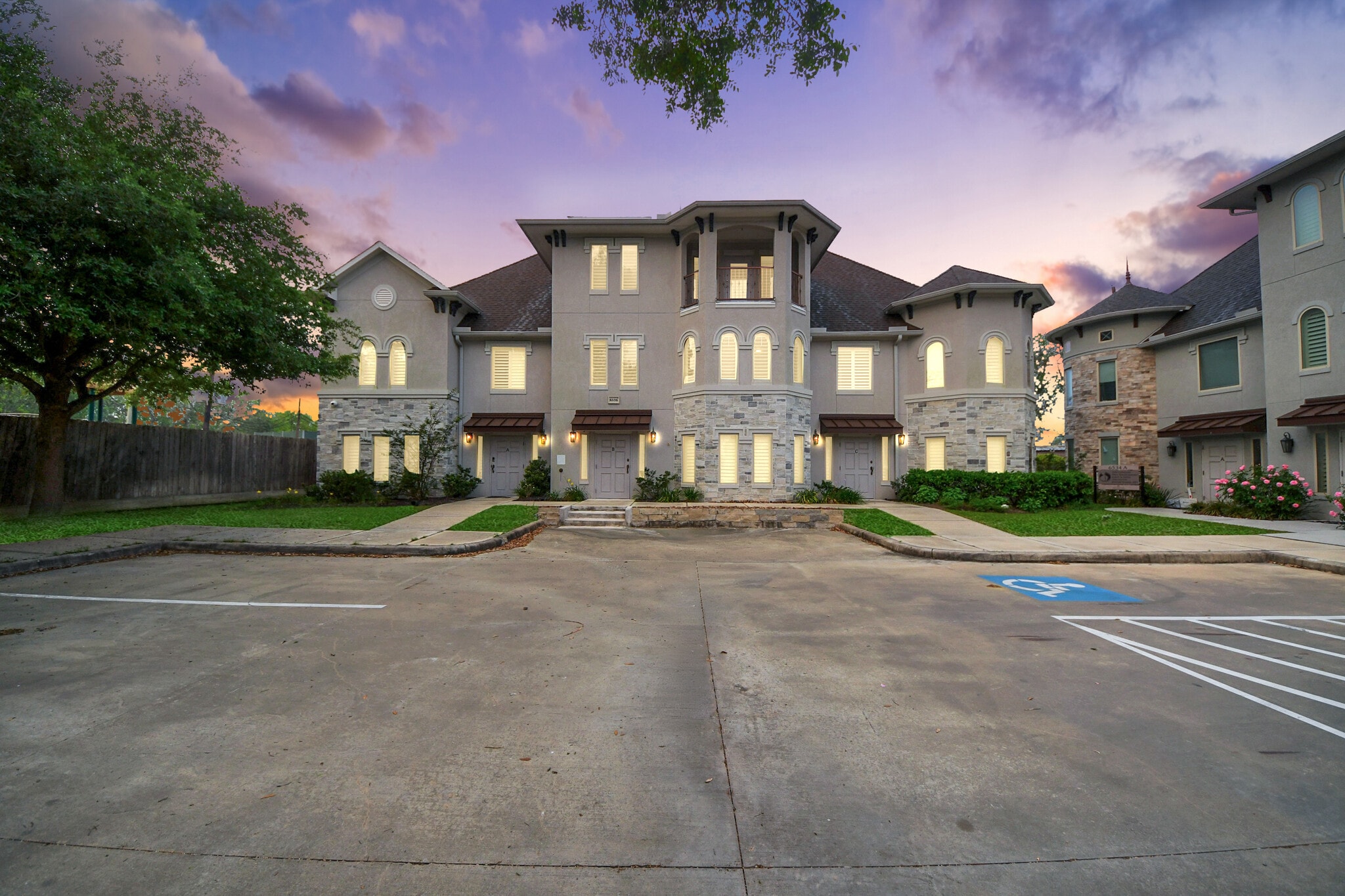 6536 Greatwood Pky, Sugar Land, TX à louer Photo du bâtiment- Image 1 de 19