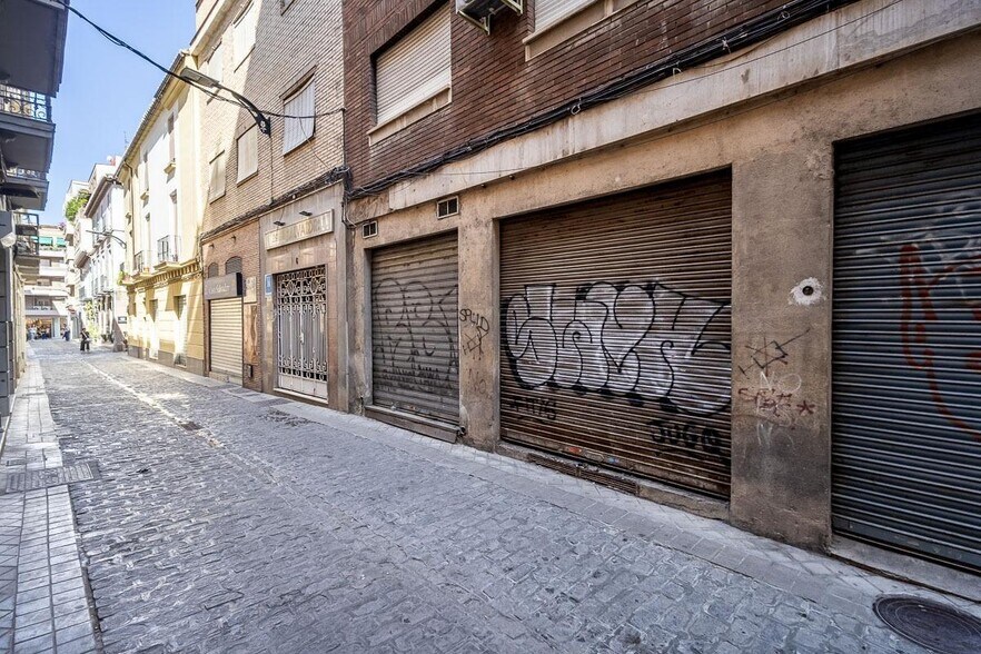 Commerce de détail dans Granada, Granada à vendre - Photo du bâtiment - Image 3 de 16