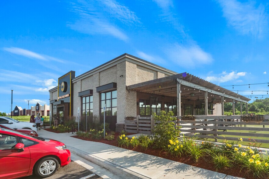 104 Hospitality Dr, Xenia, OH à vendre - Photo du bâtiment - Image 2 de 9