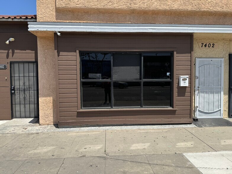 7402-7404 S Western Ave, Los Angeles, CA à louer - Photo du bâtiment - Image 2 de 17