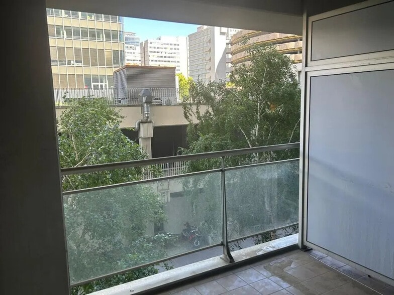 Office in Lyon for lease - Interior Photo - Image 3 of 3