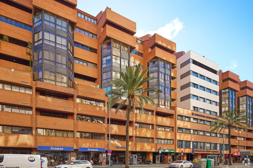 Avenida de la República Argentina, 21, Sevilla, Sevilla à louer - Photo du bâtiment - Image 2 de 13