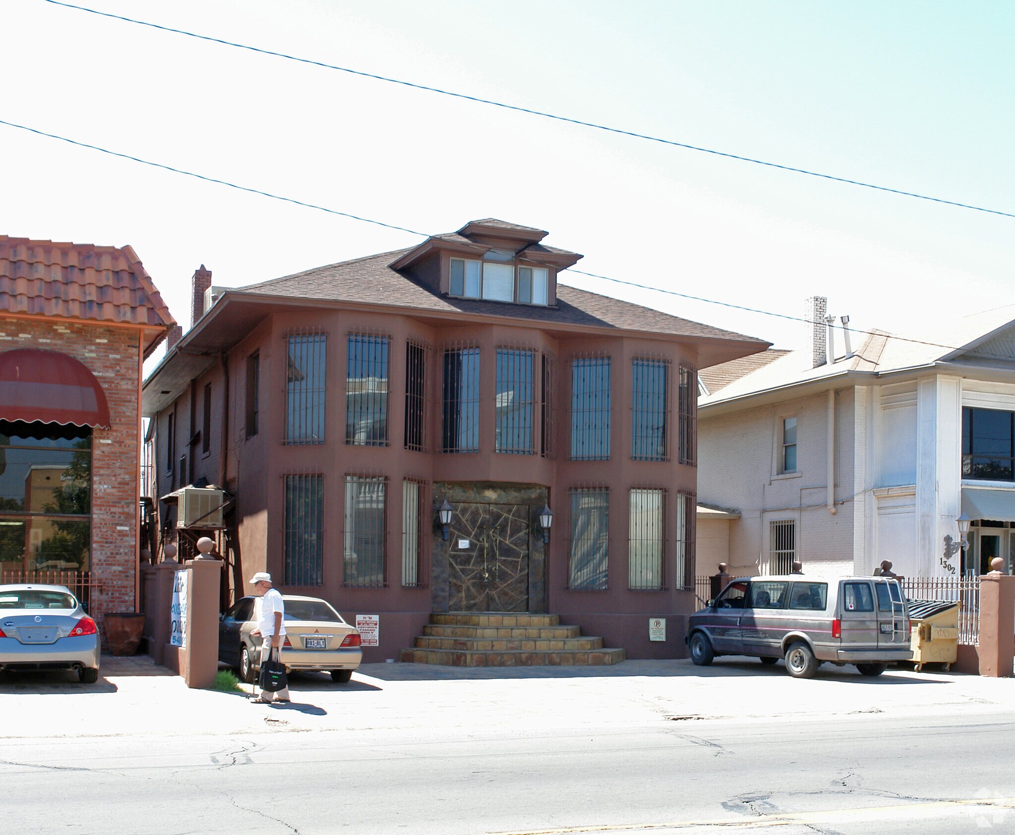 1304 Montana Ave, El Paso, TX for sale Primary Photo- Image 1 of 4
