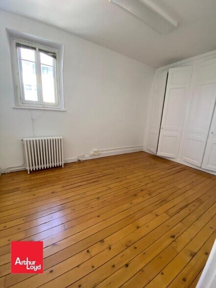 Office in Chartres for lease - Interior Photo - Image 3 of 5