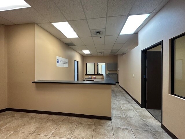 13911 Park Ave, Victorville, CA à louer - Photo intérieure - Image 2 de 12