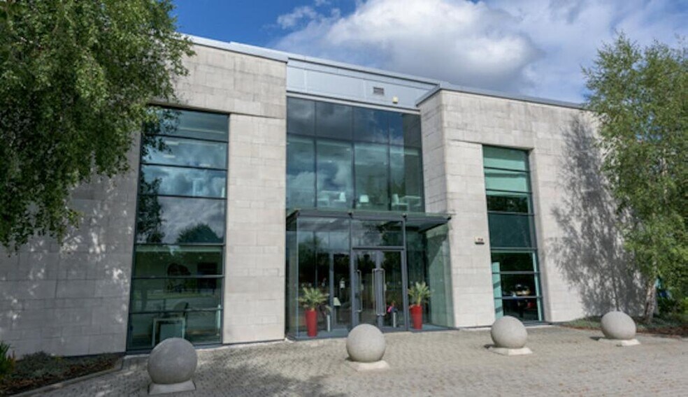 Ringway Rd W, Manchester à louer - Photo du bâtiment - Image 3 de 12