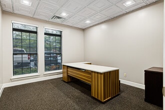 3240 Office Pointe Pl, Louisville, KY for lease Interior Photo- Image 1 of 6