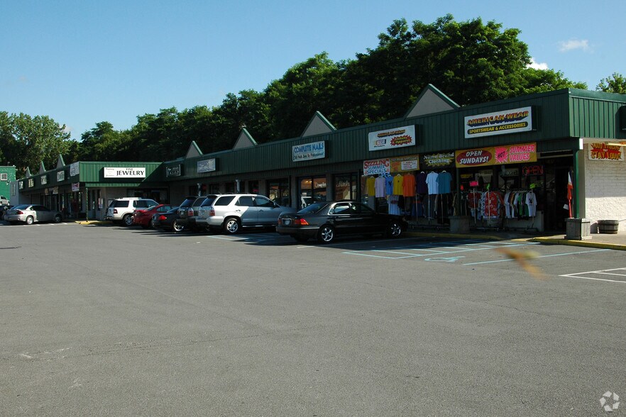 1702 Chrisler Ave, Schenectady, NY à louer - Photo du bâtiment - Image 2 de 14