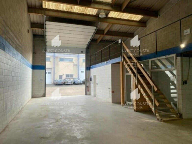 68 Rue De La Croix De L'Orme, Morainvilliers for lease - Interior Photo - Image 3 of 9