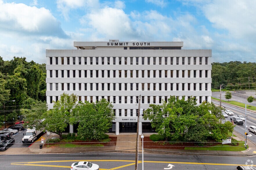 777 Cleveland Ave SW, Atlanta, GA à louer - Photo du bâtiment - Image 2 de 5