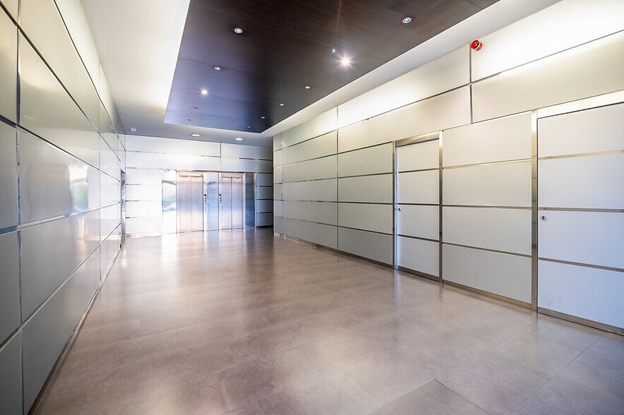 Bureau dans Lleida à vendre - Photo du bâtiment - Image 2 de 17