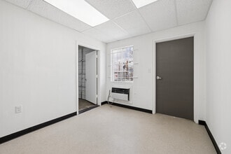 7001 Mullins Dr, Houston, TX à louer Photo intérieure- Image 1 de 4