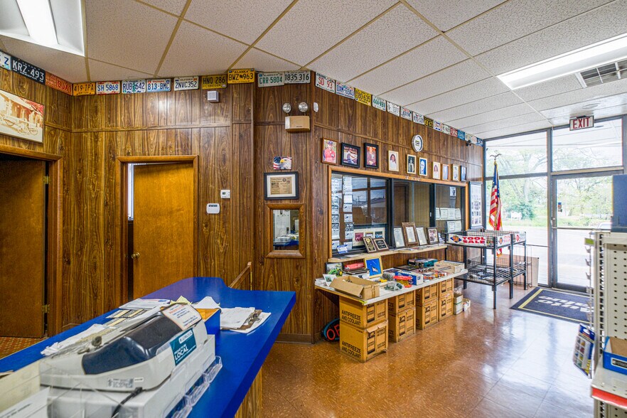 100 Hopkinsville St, Russellville, KY à vendre - Photo intérieure - Image 3 de 46