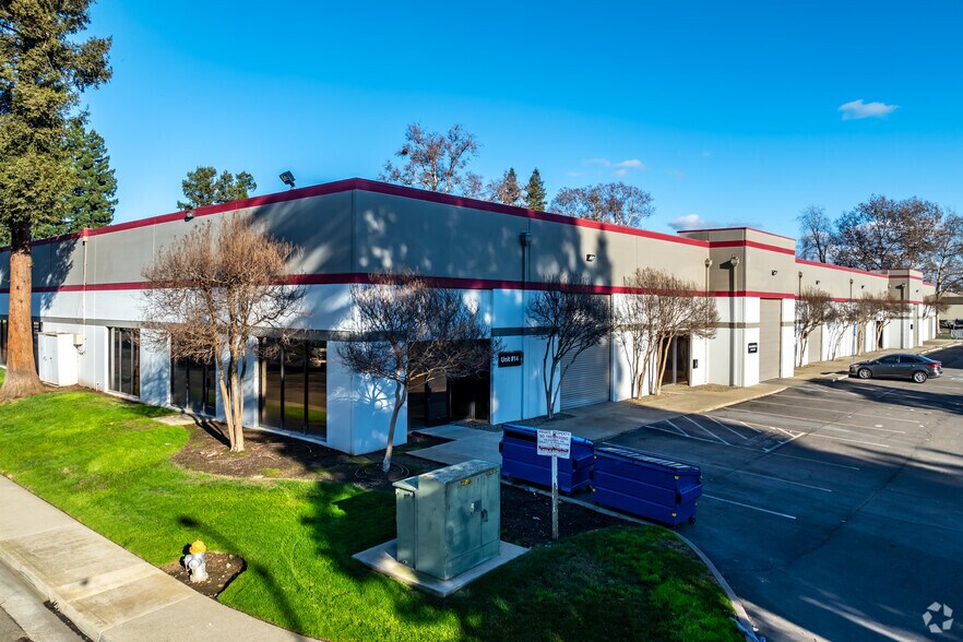 1106 N D St, Sacramento, CA à louer - Photo du bâtiment - Image 3 de 4