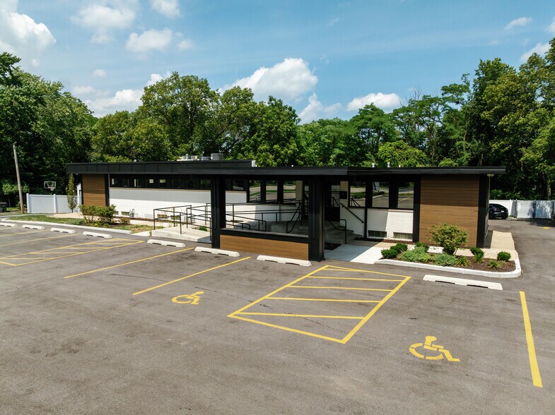 3820 Central Ave, Lake Station, IN à louer - Photo du bâtiment - Image 2 de 20