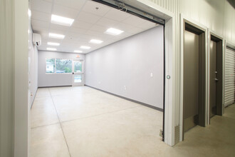 1419 Commercial Ave, San Antonio, TX for lease Interior Photo- Image 1 of 2