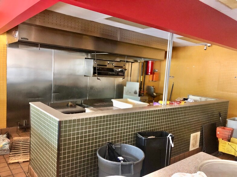 1270-1280 Montauk Hwy, Oakdale, NY for lease - Building Photo - Image 3 of 7