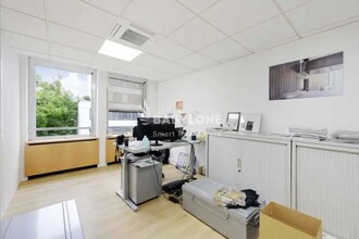 58 Avenue Charles De Gaulle, Neuilly-sur-Seine for lease Interior Photo- Image 2 of 4