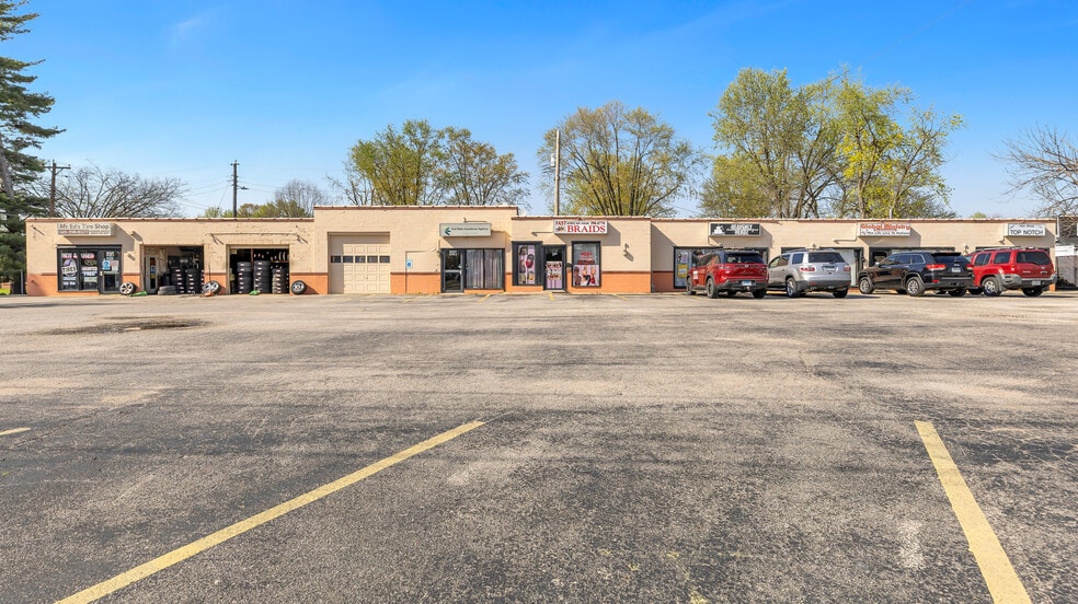 10227 Lincoln Trl, Fairview Heights, IL for sale - Building Photo - Image 3 of 14