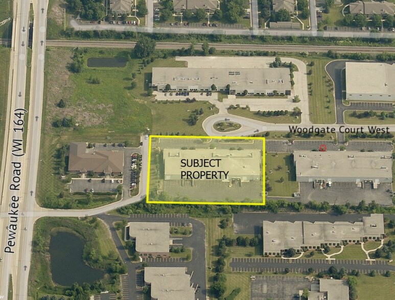 N29W23810 Woodgate Ct, Pewaukee, WI à louer - Aérien - Image 2 de 3