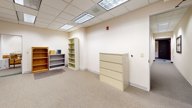 Plus de détails pour 204 Muirs Chapel Rd, Greensboro, NC - Bureau, Bureau/Médical à louer