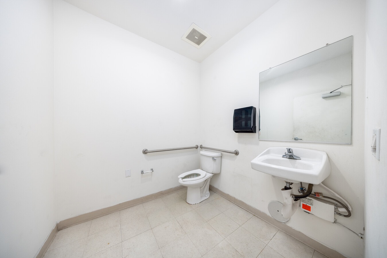 1773 W San Bernardino Rd, West Covina, CA 91790 - Unit B20 - - Interior Photo - Image 1 of 4