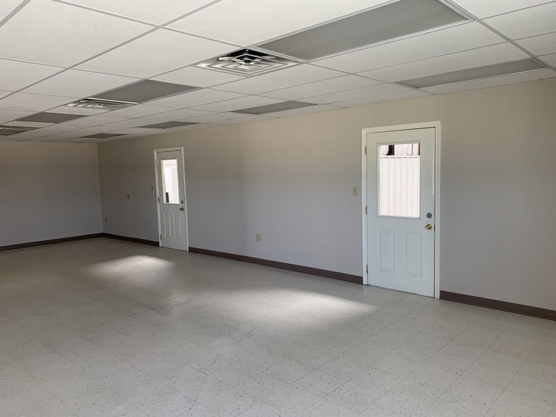 2120 S Loop 250 W, Midland, TX for lease - Building Photo - Image 3 of 18