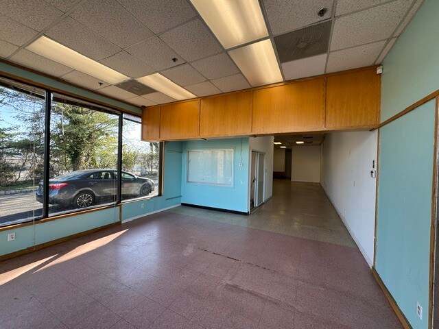 27 N Middletown Rd, Nanuet, NY à louer - Photo intérieure - Image 3 de 19