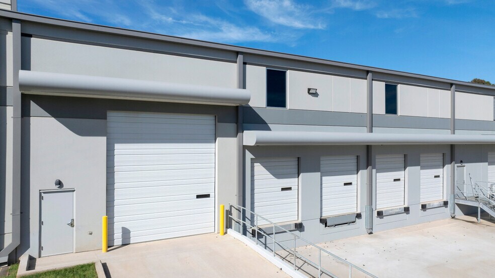 13015 Jamesburg Dr, Huntersville, NC à louer - Photo du bâtiment - Image 3 de 4