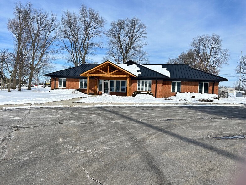 1610 N 21st St, Newark, OH à louer - Photo du bâtiment - Image 2 de 9