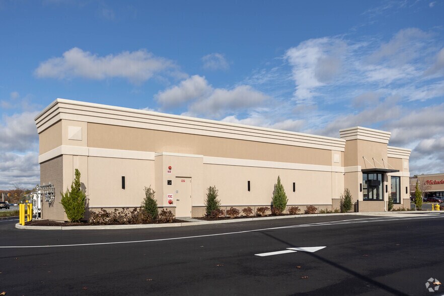 2779-2801 Route 112, Medford, NY à louer - Photo du bâtiment - Image 3 de 4