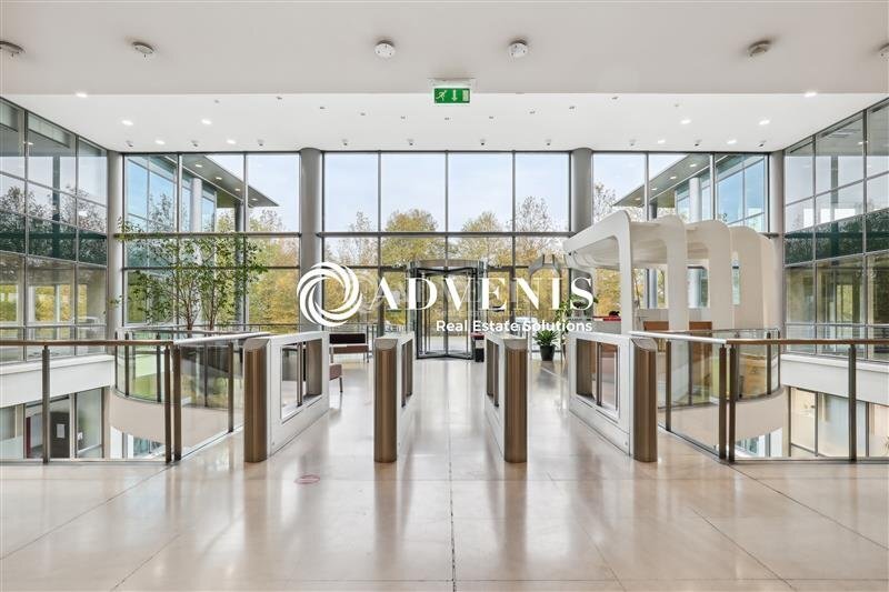 Office in Roissy-en-France for lease - Lobby - Image 2 of 12