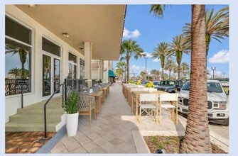 128 S Beach St, Daytona Beach, FL à louer Photo du bâtiment- Image 1 de 5