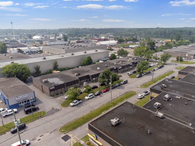 18 Enterprise Ave, Ottawa, ON à louer - Photo du bâtiment - Image 3 de 24