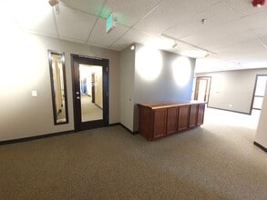 1002 39th Ave SW, Puyallup, WA for lease Interior Photo- Image 2 of 11