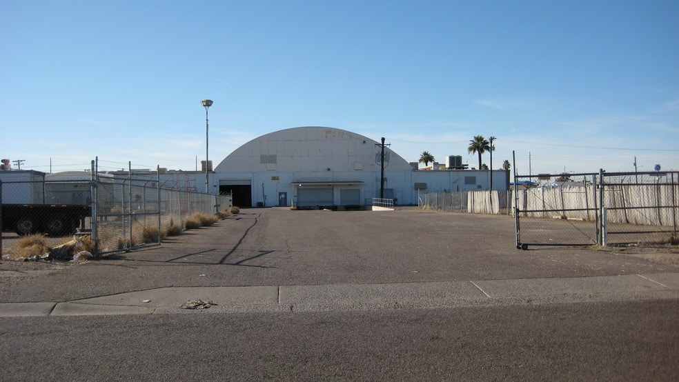 3839 W Indian School Rd, Phoenix, AZ à louer - Photo du bâtiment - Image 3 de 8