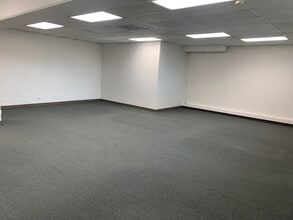 7301-7337 N Lincoln Ave, Lincolnwood, IL for lease Interior Photo- Image 2 of 3