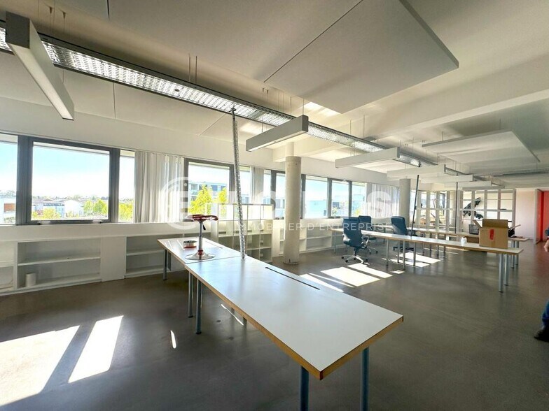 Office in Bruges for lease - Interior Photo - Image 2 of 5