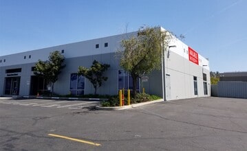 29826-29832 Avenida De Las Banderas, Rancho Santa Margarita, CA à louer Photo du bâtiment- Image 2 de 10