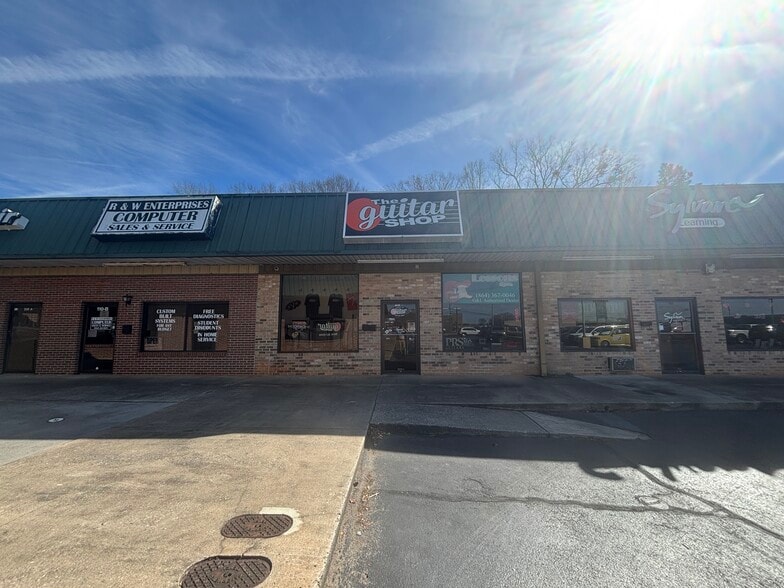 110 Miracle Mile Dr, Anderson, SC for lease - Building Photo - Image 2 of 6