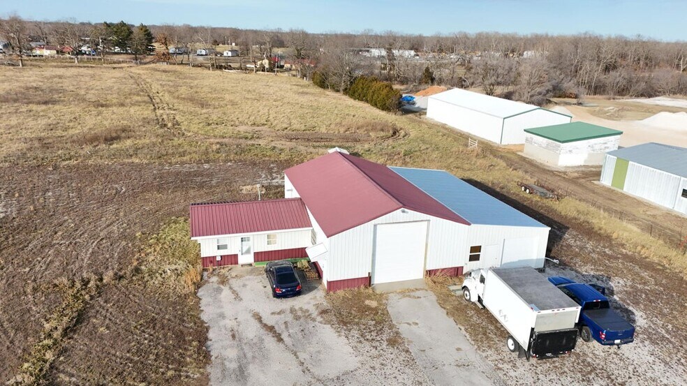 10088 FR 2160, Cassville, MO à vendre - Photo du bâtiment - Image 3 de 5